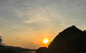 Sunrise Horizon Retreat